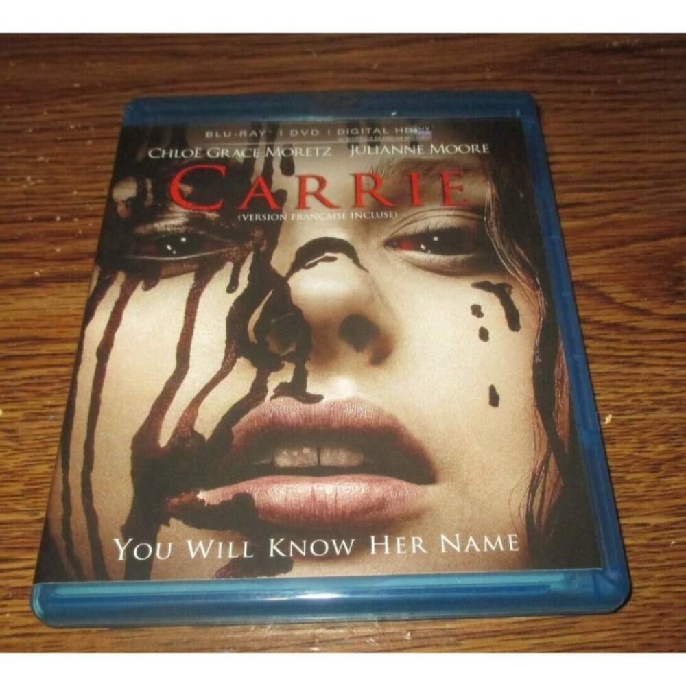 Carrie ( Blu-ray / DVD, 2013, 2 Disc Set, Canadian)